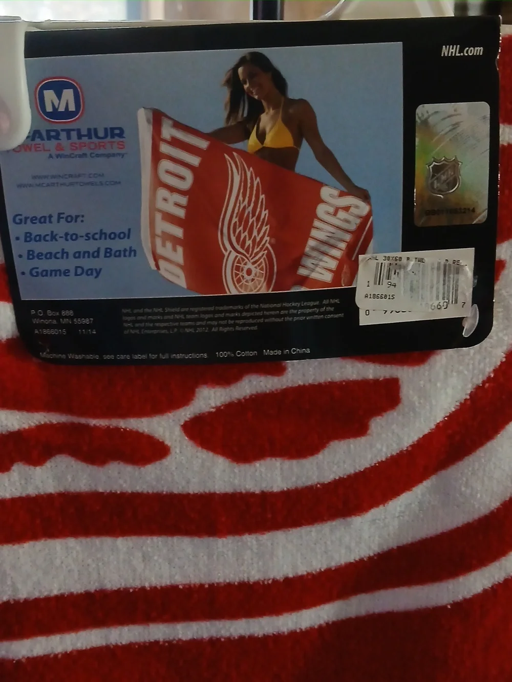 Wincraft Red and White Detroit  Redwings  Logo Beach Towel 30